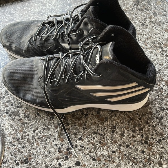 2013 Adidas Mad Basketball Shoes Sz 8.5 Mens Black,‎ gray & White. Worn on court - Picture 3 of 16